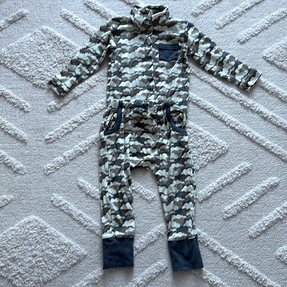 Boys Kate Quinn matching set 4T - Picture 1 of 3
